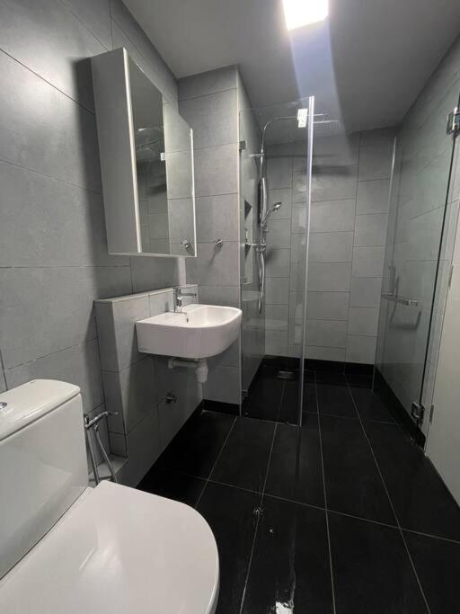 Jesselton Quay,2Br,4-5Pax,Mountain View Apartment Kota Kinabalu Luaran gambar